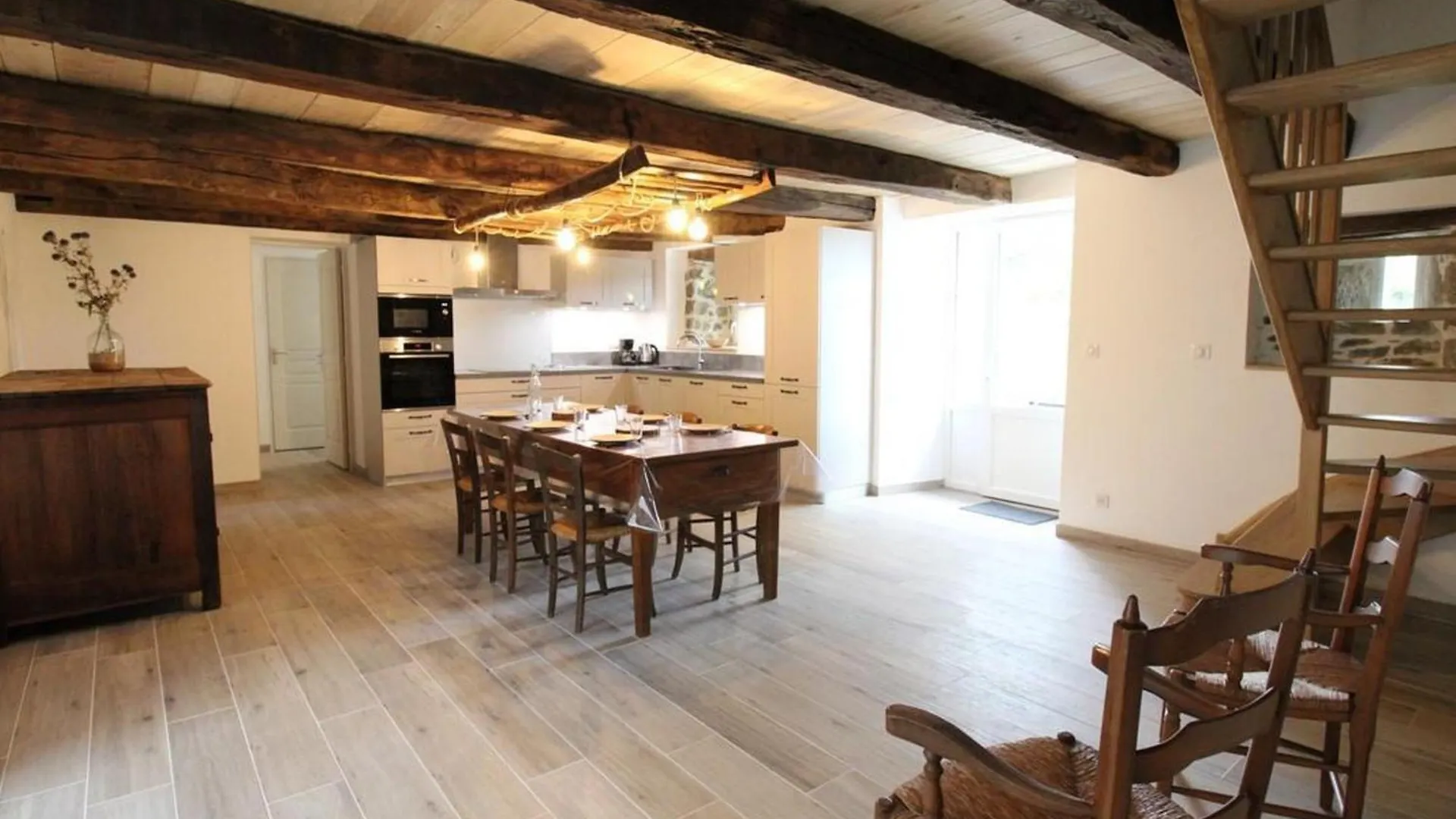 Holiday home Maison De Caractere Renovee Avec Jardin, Terrasse, Cheminee Et Equipements Modernes Au Coeur De La Chataigneraie - Fr-1-742-555 Villa Lapeyrugue France