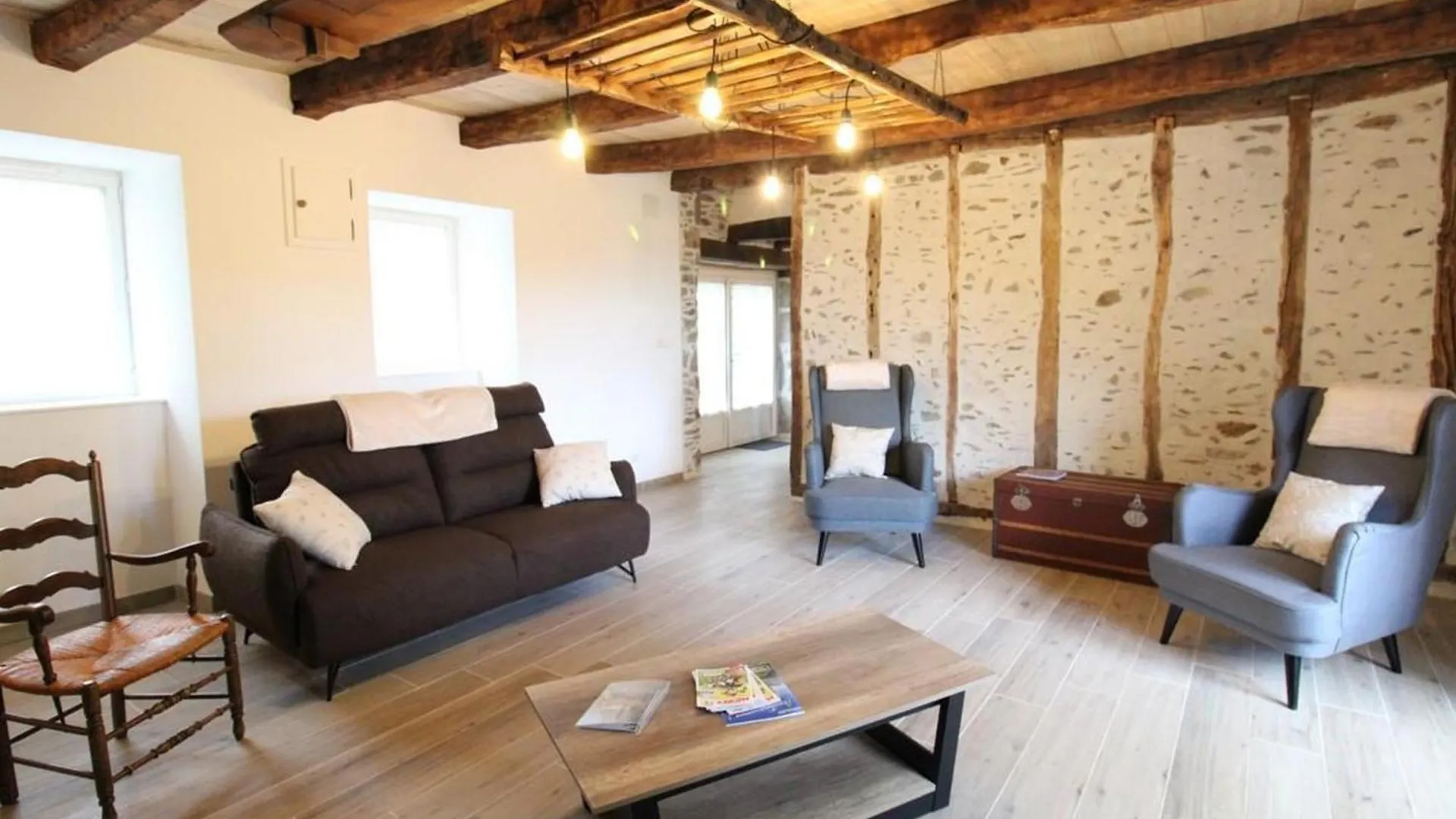 Maison De Caractere Renovee Avec Jardin, Terrasse, Cheminee Et Equipements Modernes Au Coeur De La Chataigneraie - Fr-1-742-555 Villa Lapeyrugue 0*,